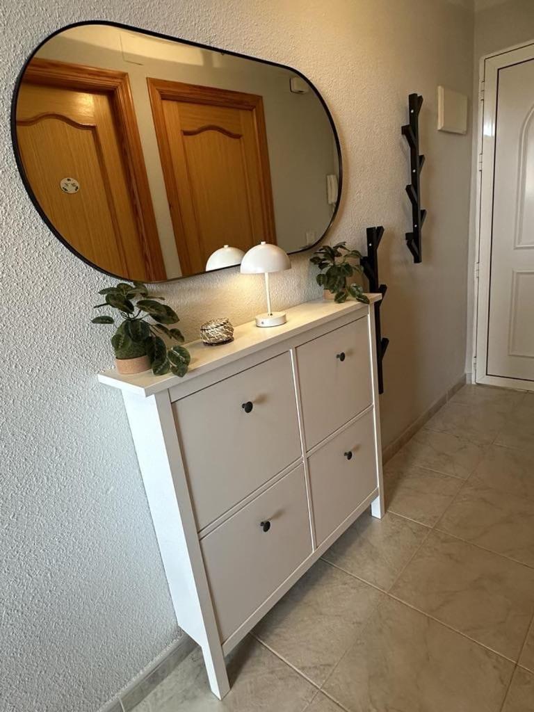 Atico En Guardamar Con 3 Habitaciones กวาร์ดามาร์เดลเซกูรา ภายนอก รูปภาพ