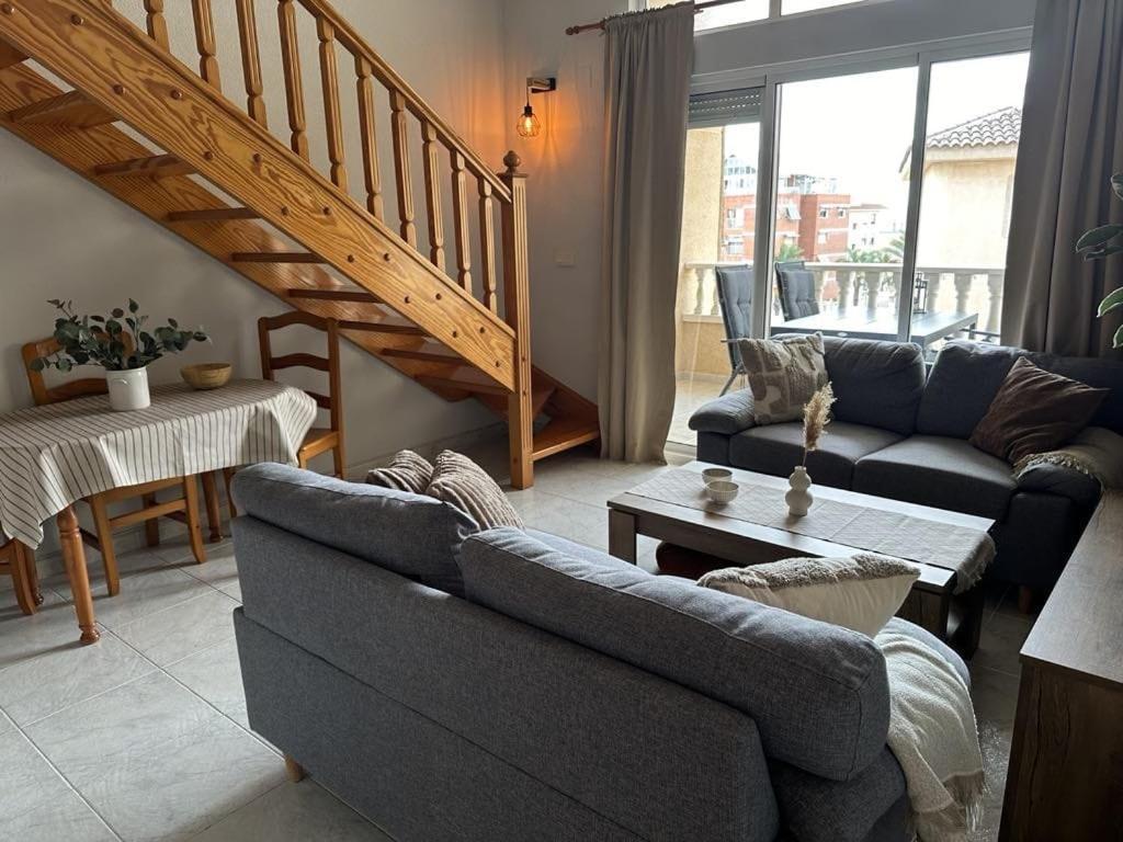 Atico En Guardamar Con 3 Habitaciones กวาร์ดามาร์เดลเซกูรา ภายนอก รูปภาพ
